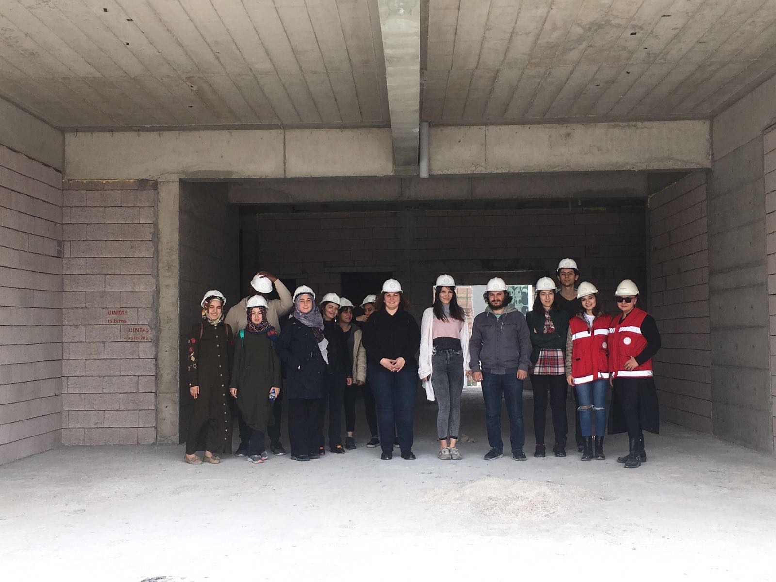mimarlik-oegrencileri-cadde-38-residence-avm-santiye-alaninda